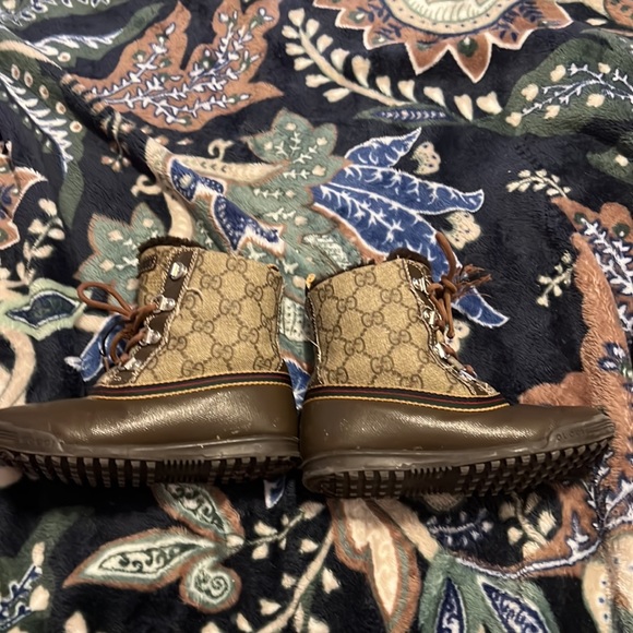 Gucci duck boots, size 28 - Picture 4 of 11